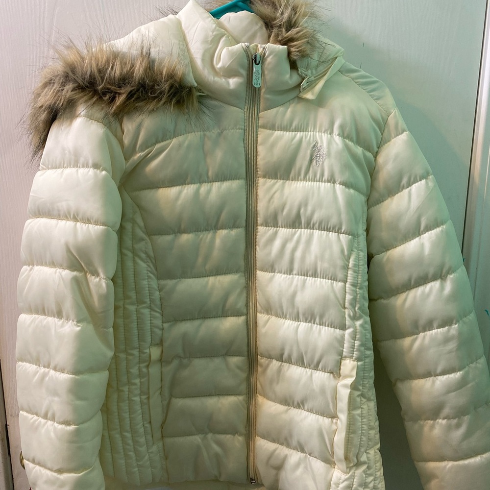 U.S. Polo Assn. Women’s Cream Puffer Jacket with Faux Fur Size Large
